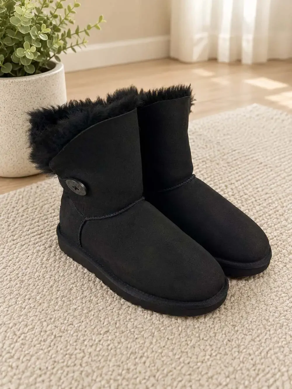 UGG Bailey Button 5803 Women’s Size 7 Black Suede Sheepskin Fur Boots